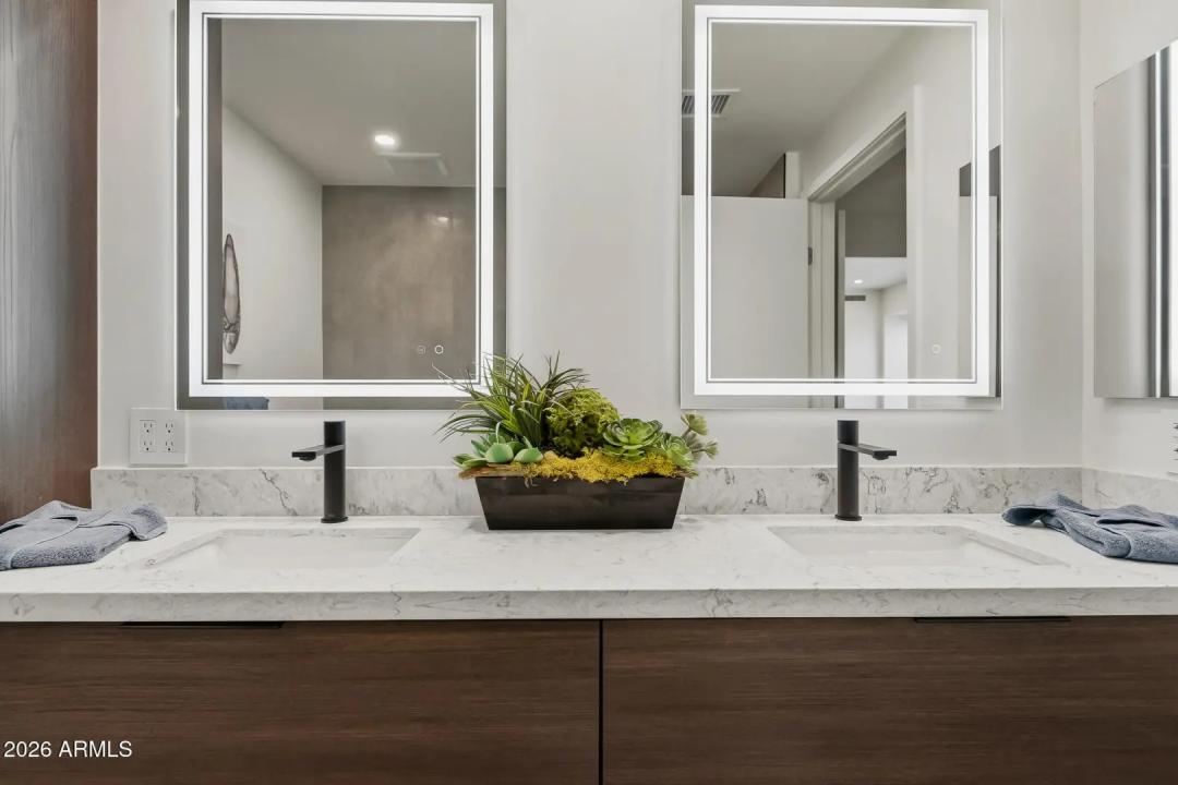Real Estate Picture 32