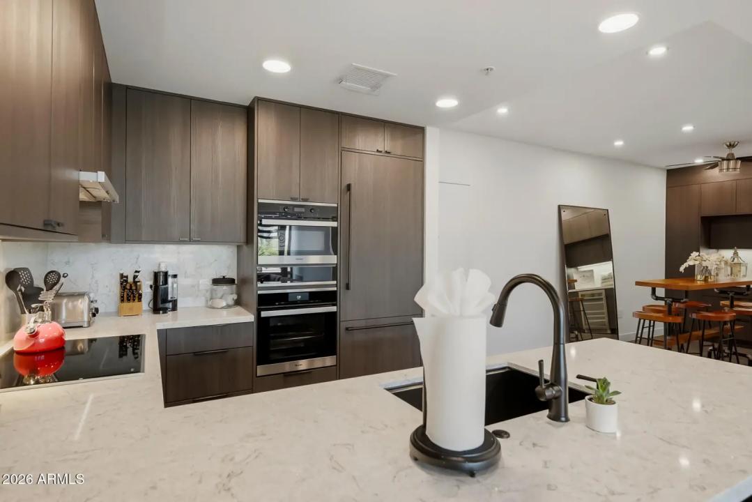 Real Estate Picture 9