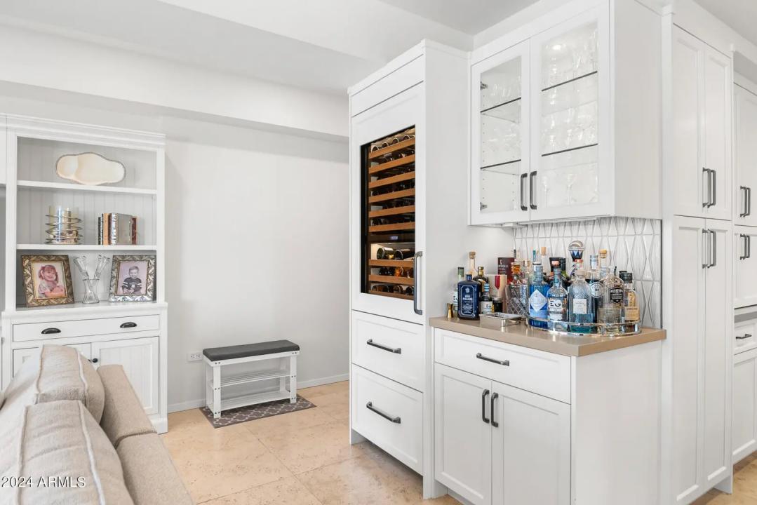 Real Estate Picture 14