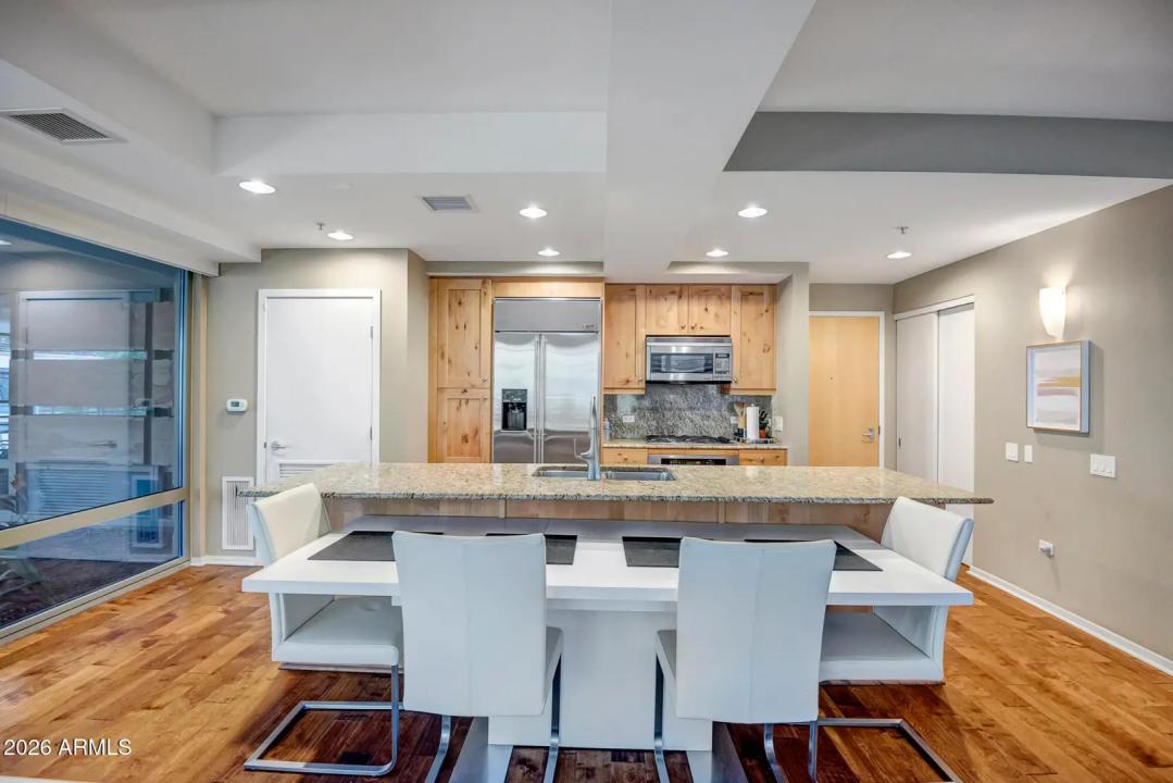 Real Estate Picture 6