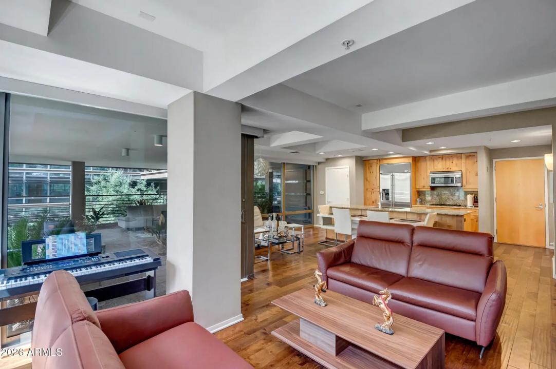 Real Estate Picture 10