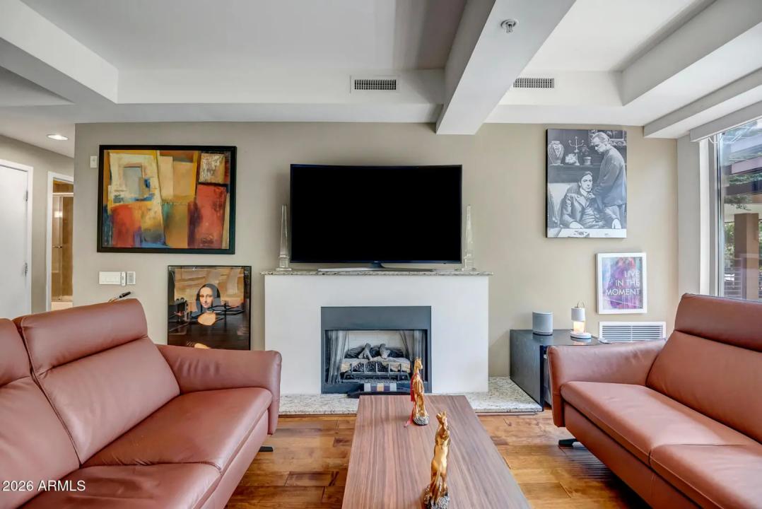 Real Estate Picture 11