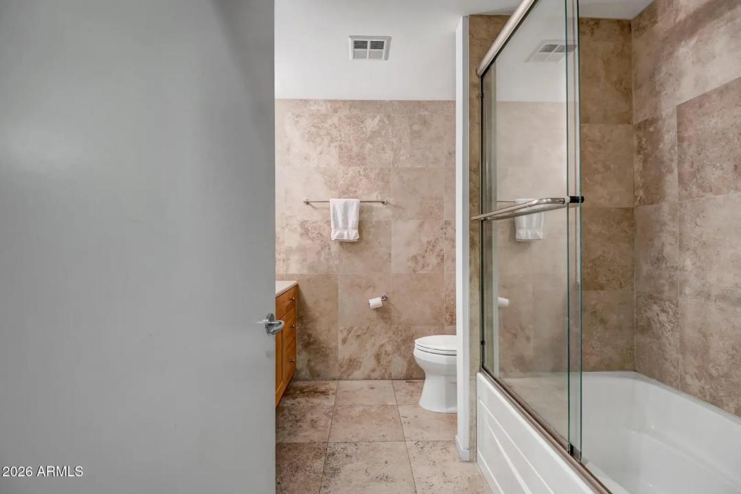 Real Estate Picture 12