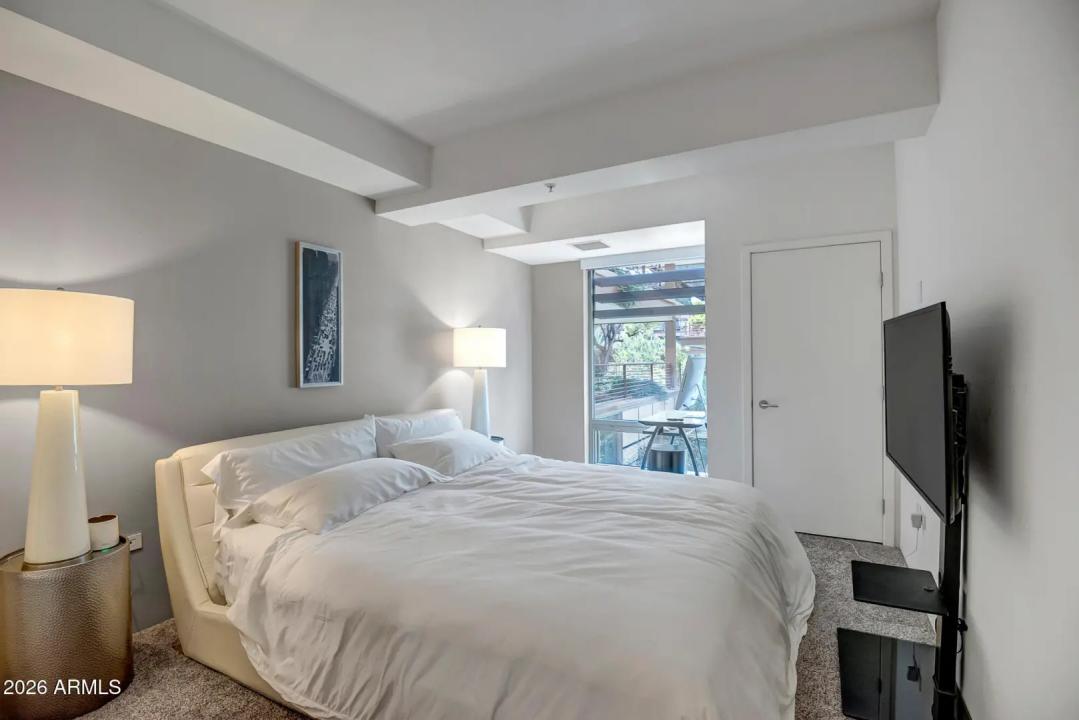 Real Estate Picture 14