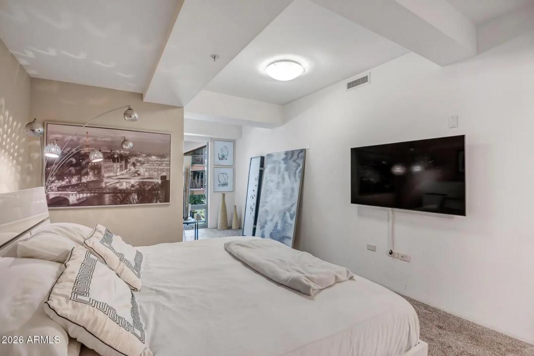 Real Estate Picture 17