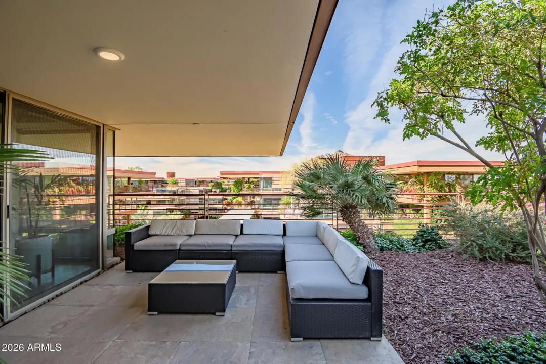 Real Estate Picture 3