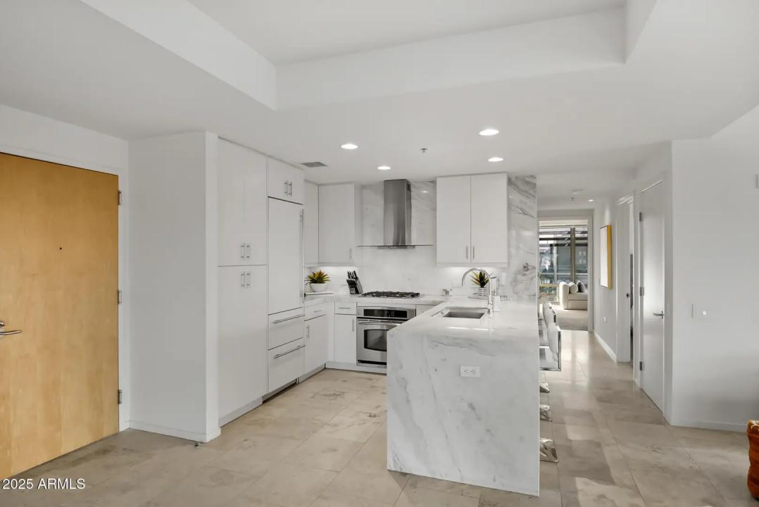 Real Estate Picture 11