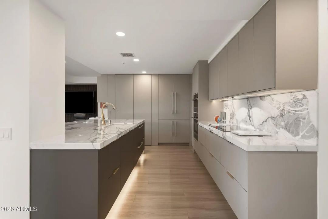 Real Estate Picture 3