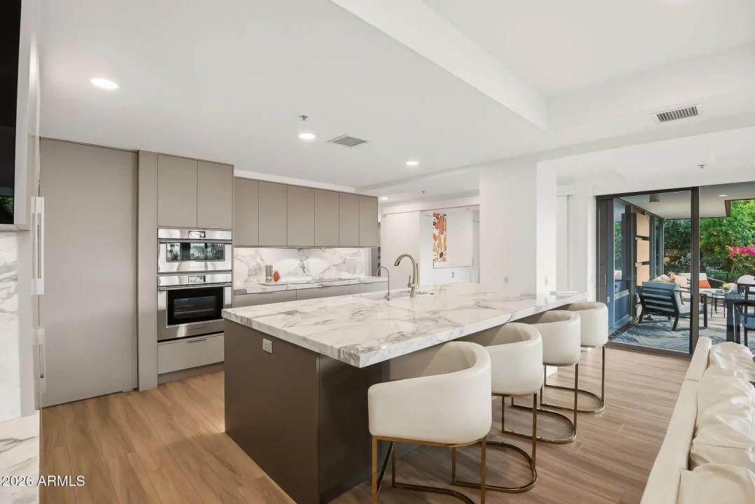 Real Estate Picture 5