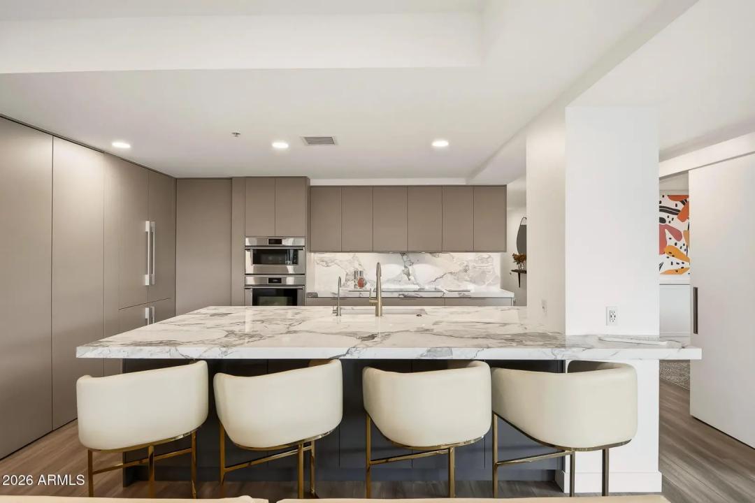 Real Estate Picture 6
