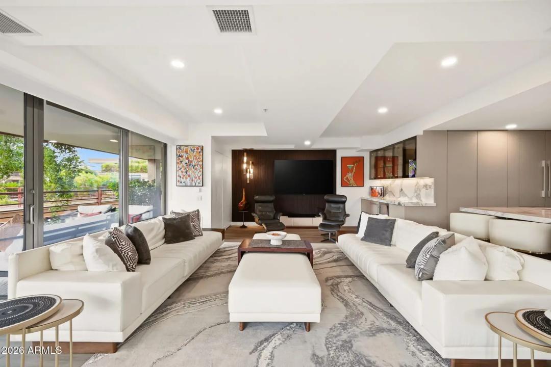 Real Estate Picture 7