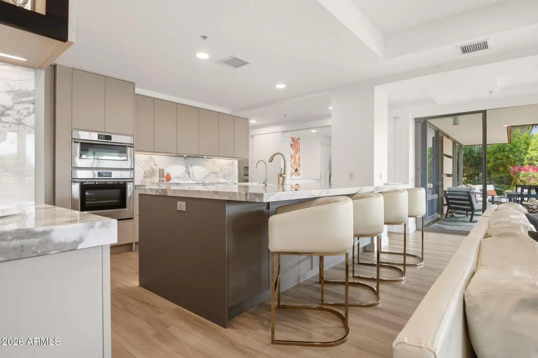 Real Estate Picture 12