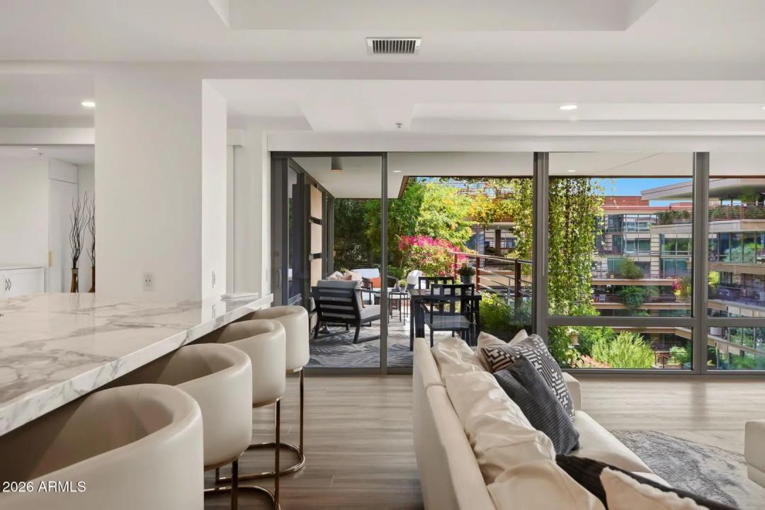 Real Estate Picture 14