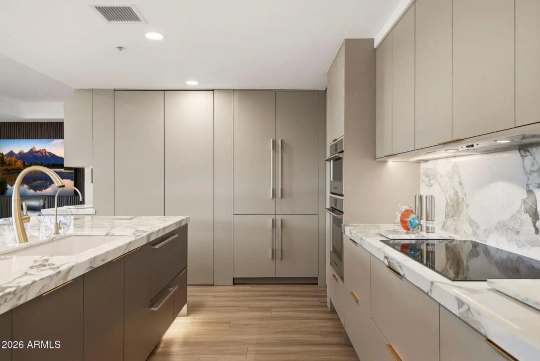 Real Estate Picture 19