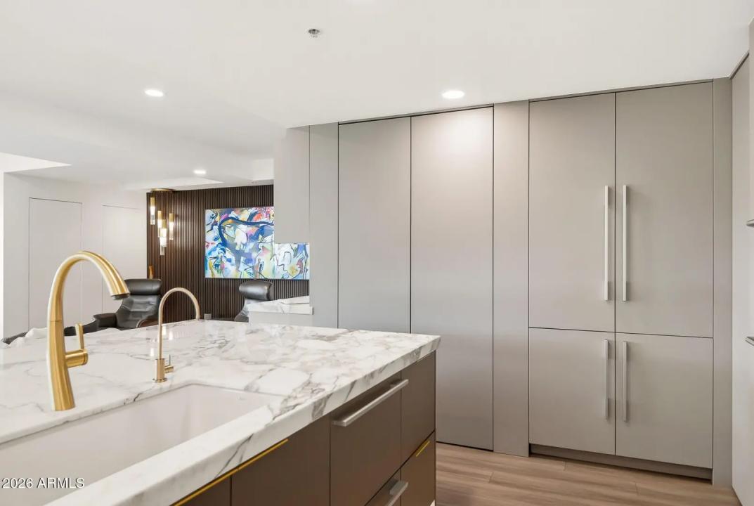 Real Estate Picture 24