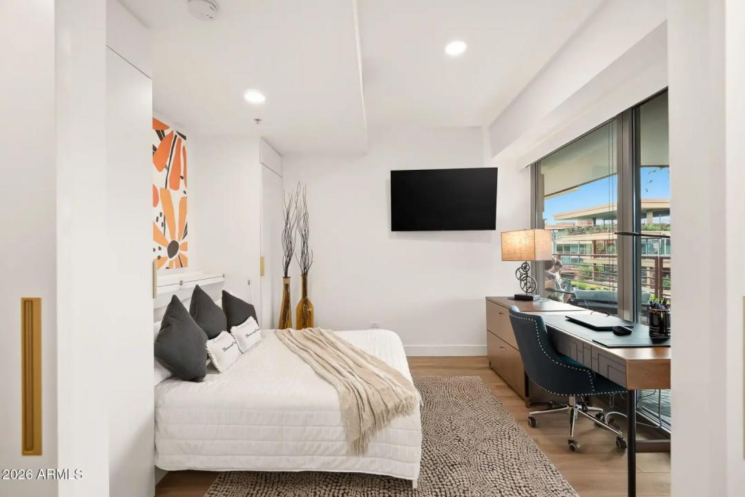 Real Estate Picture 43