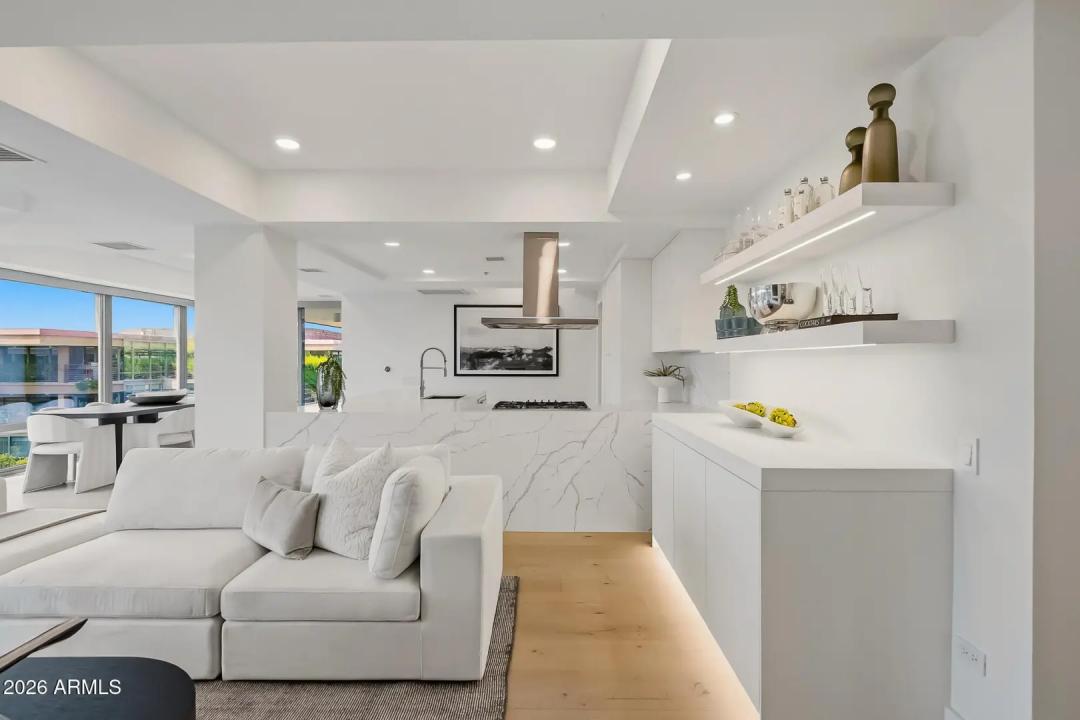 Real Estate Picture 6