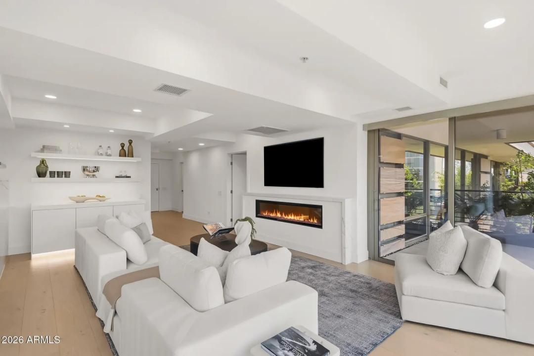Real Estate Picture 7