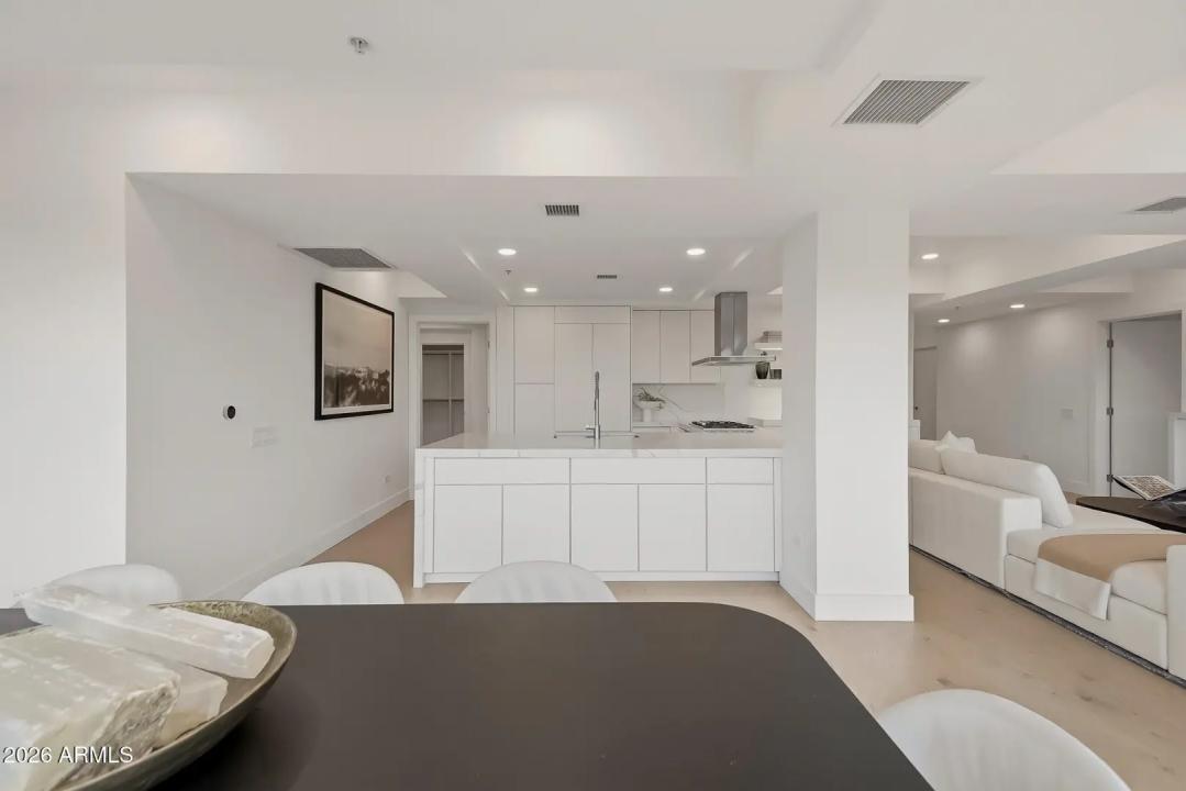 Real Estate Picture 8