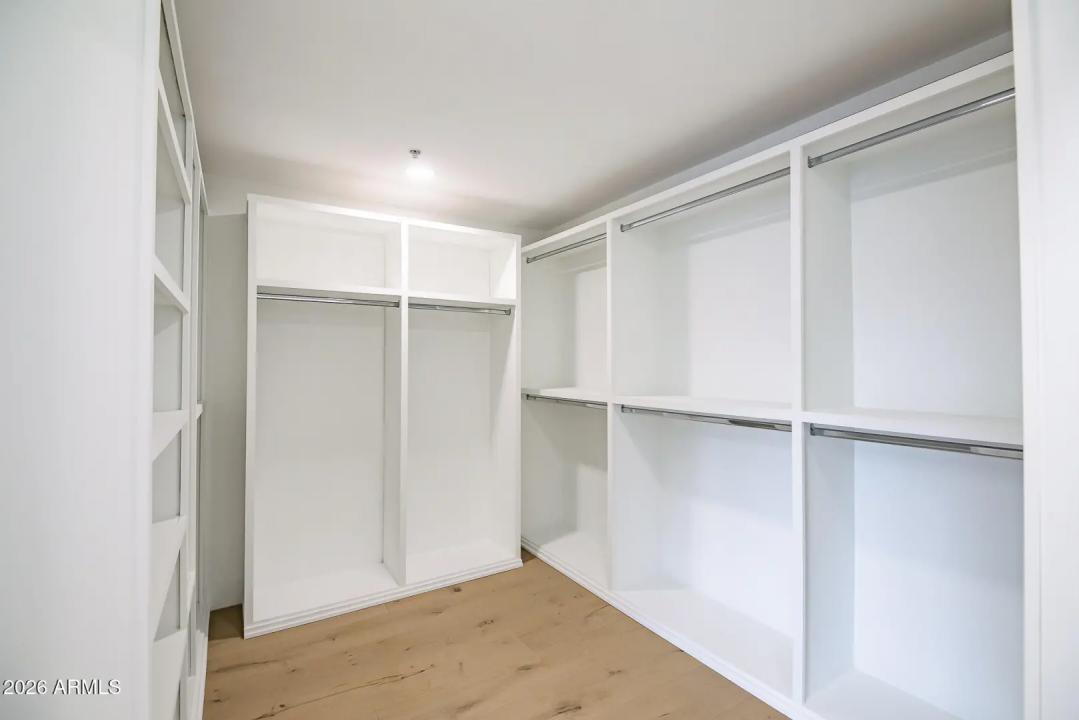 Real Estate Picture 14