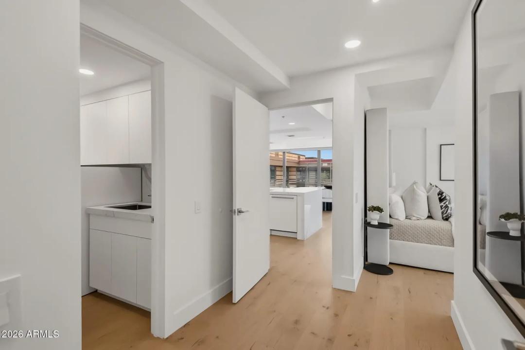 Real Estate Picture 16