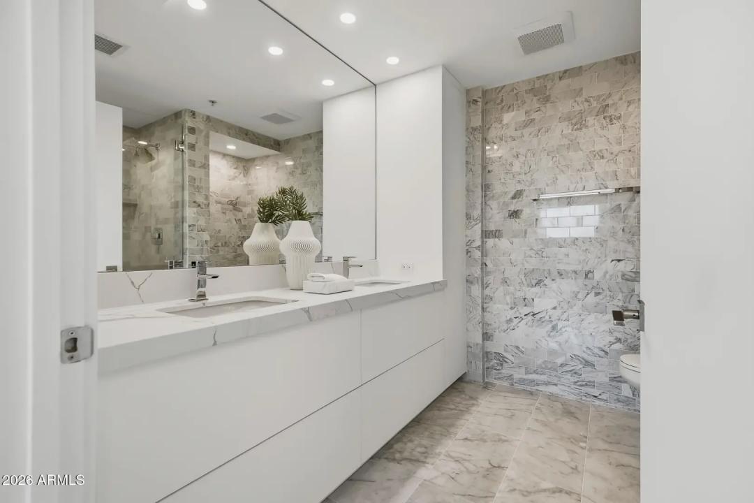 Real Estate Picture 19