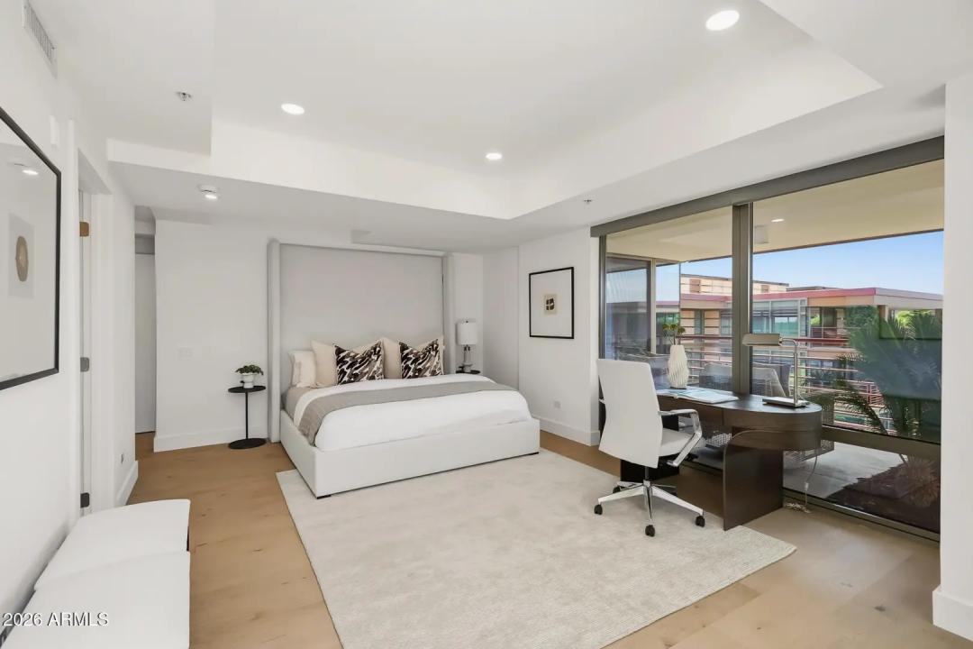 Real Estate Picture 23