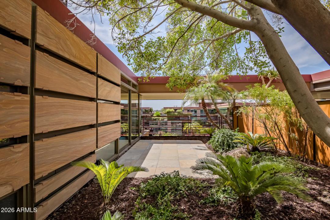 Real Estate Picture 24