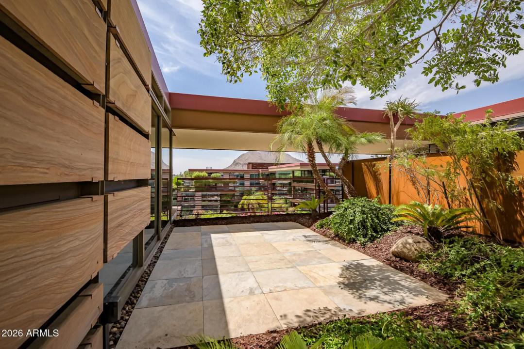 Real Estate Picture 25