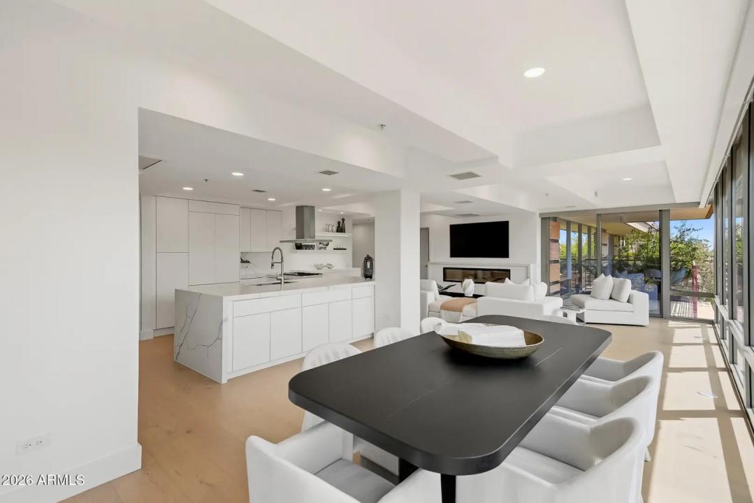 Real Estate Picture 32