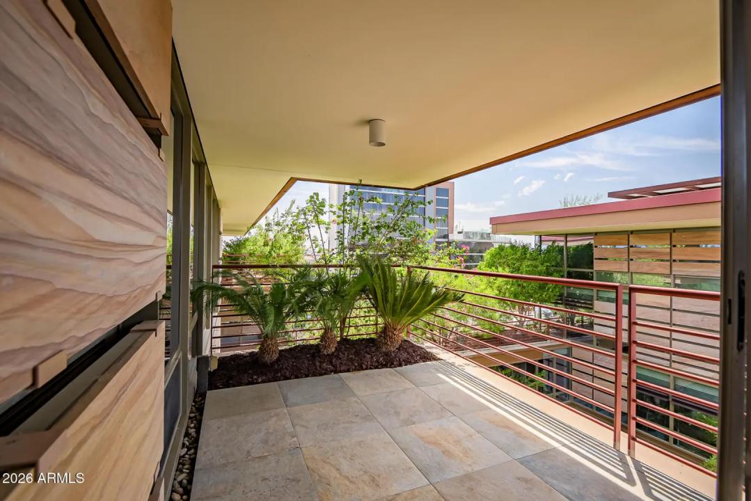 Real Estate Picture 42