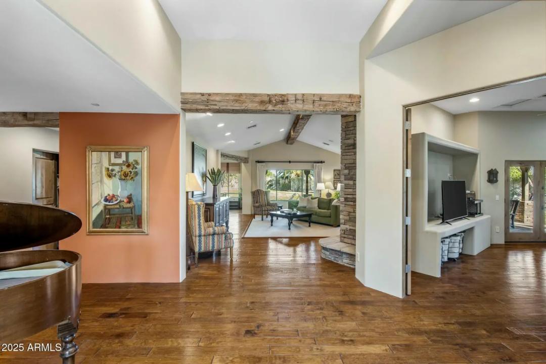 Real Estate Picture 5