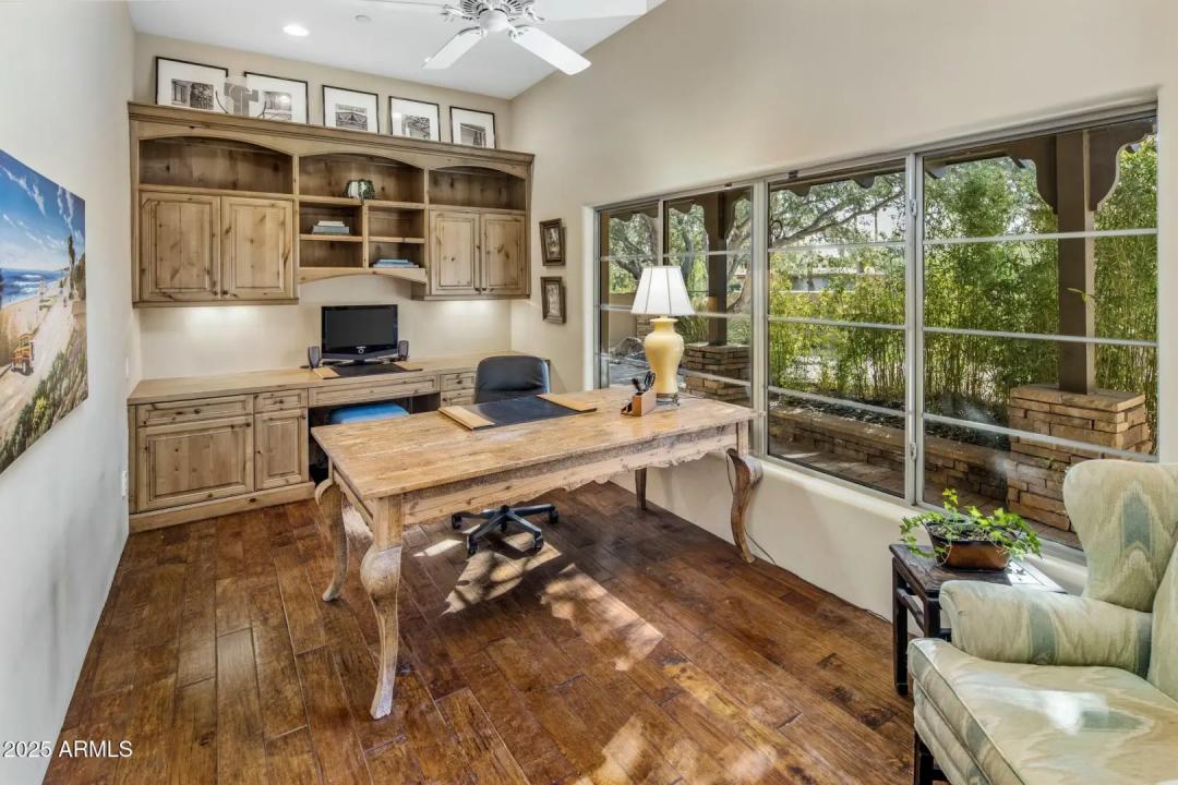 Real Estate Picture 24