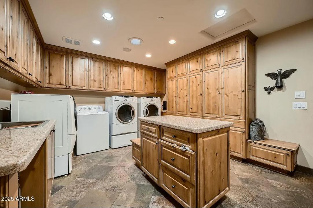Real Estate Picture 25