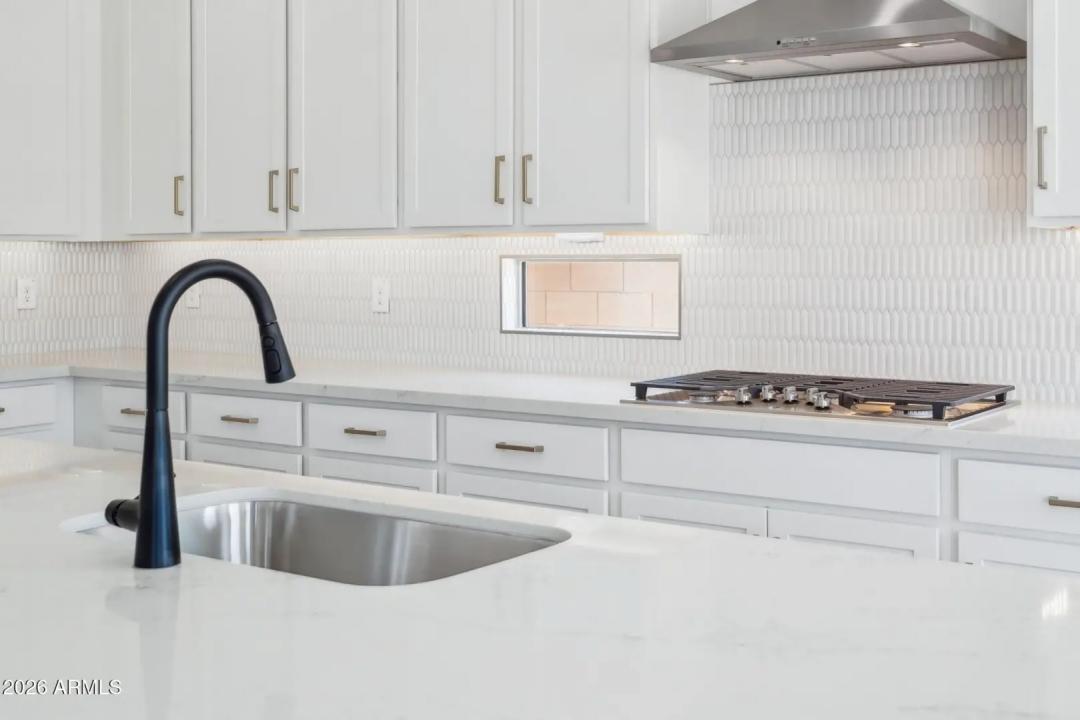 Real Estate Picture 7