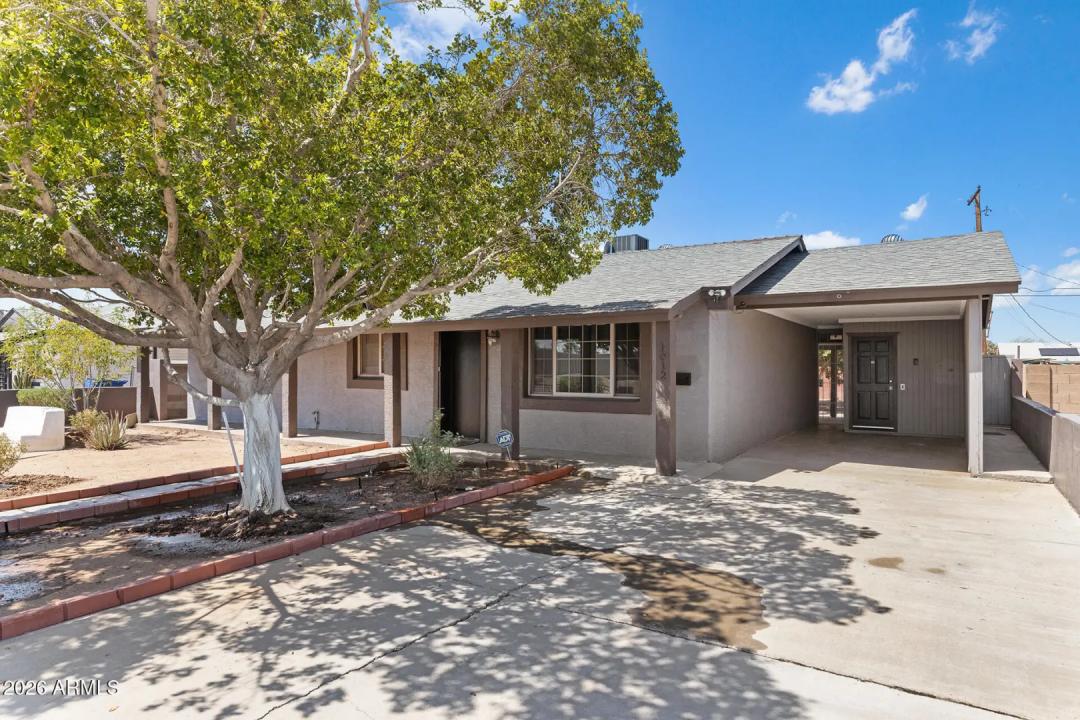 Real Estate Picture 3