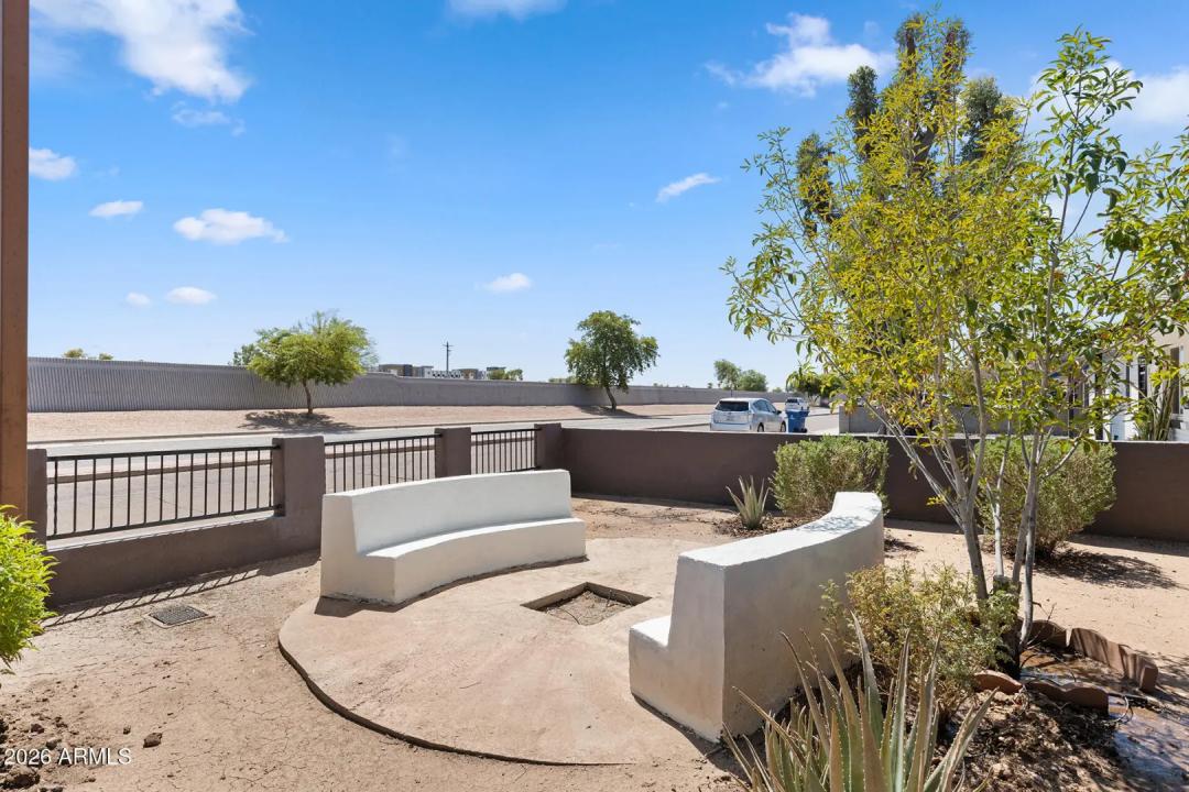 Real Estate Picture 8