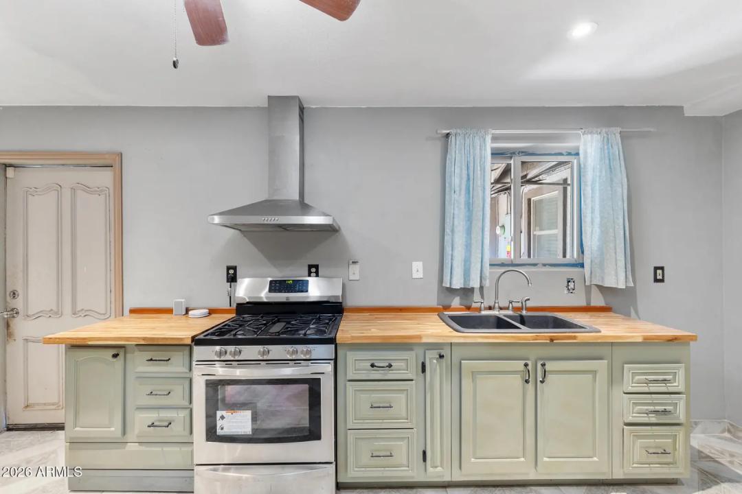 Real Estate Picture 33