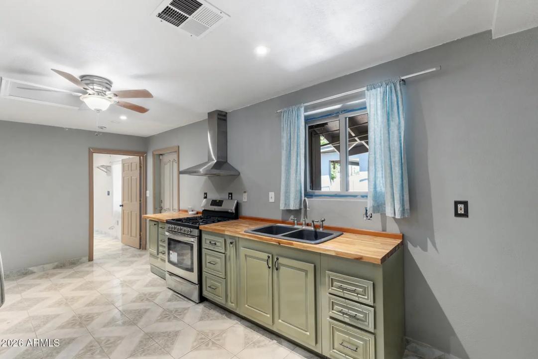 Real Estate Picture 34