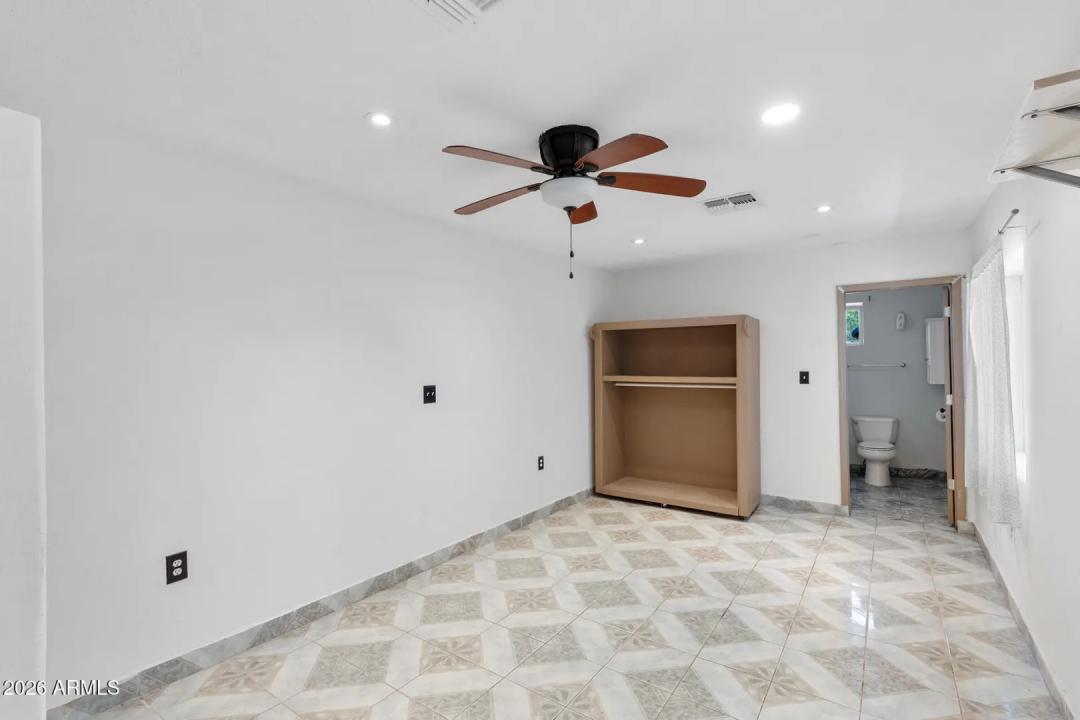 Real Estate Picture 37