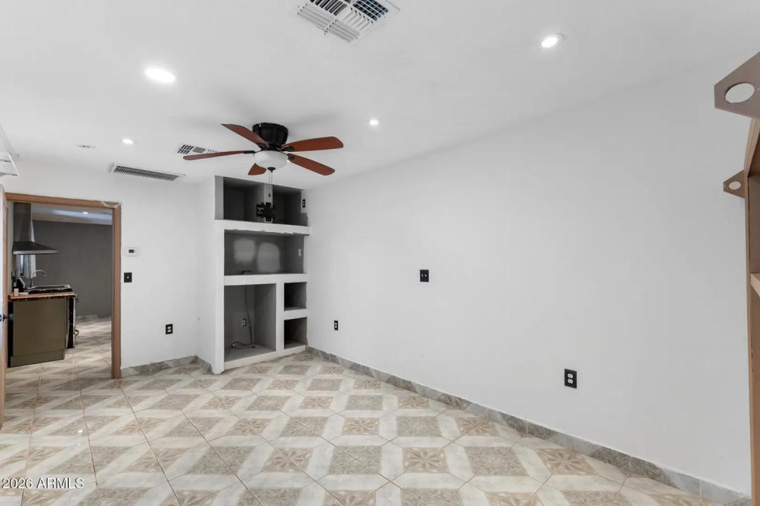 Real Estate Picture 38