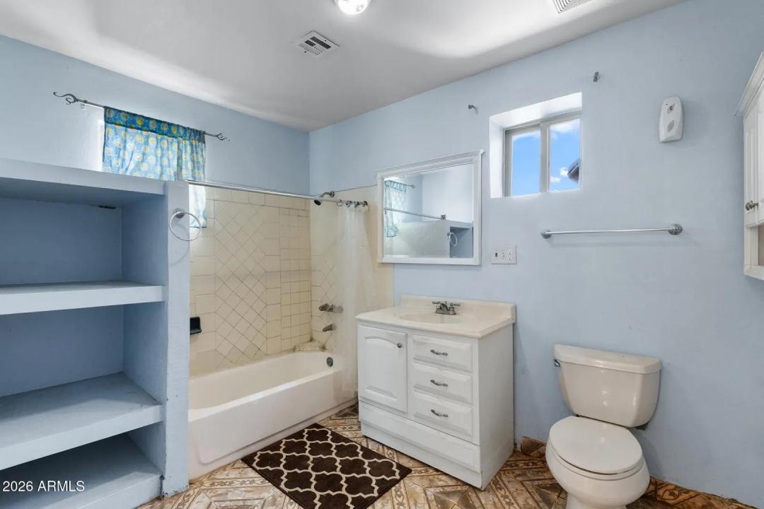 Real Estate Picture 40