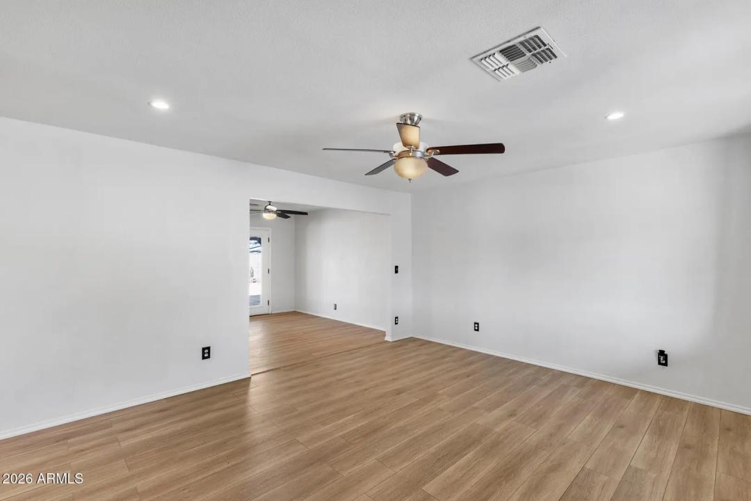 Real Estate Picture 10