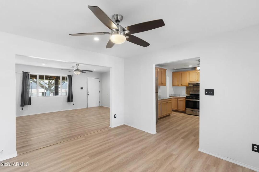 Real Estate Picture 14