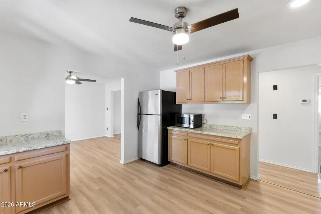 Real Estate Picture 18