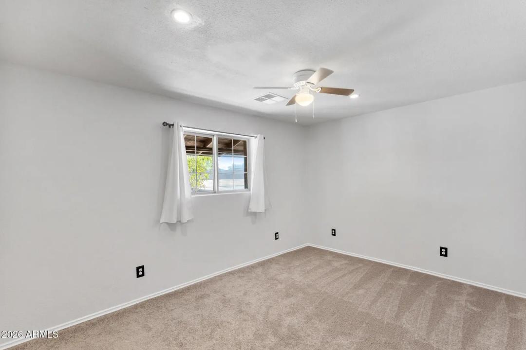 Real Estate Picture 22