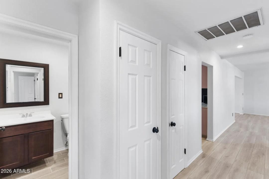 Real Estate Picture 24
