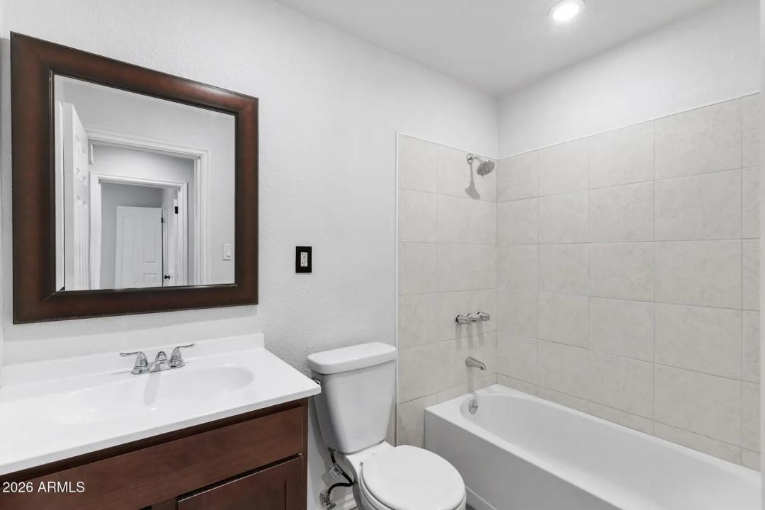 Real Estate Picture 25
