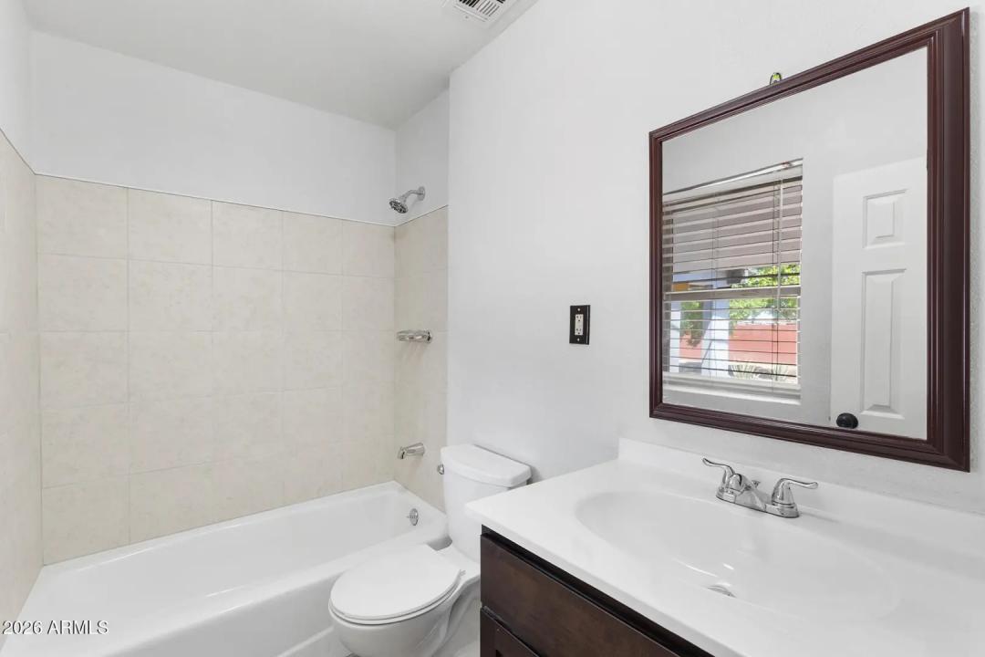 Real Estate Picture 28