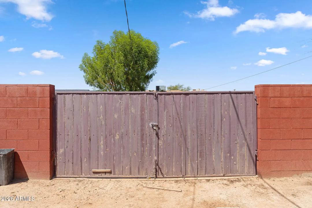 Real Estate Picture 50